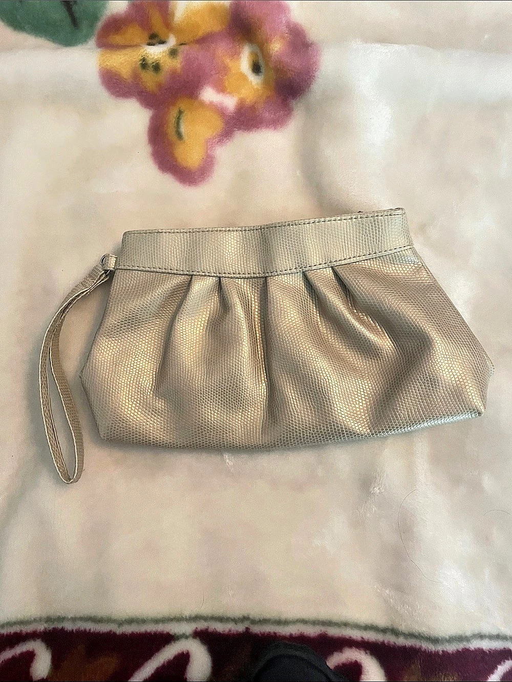 L'Oreal Professional Gold Wristlet Clutch